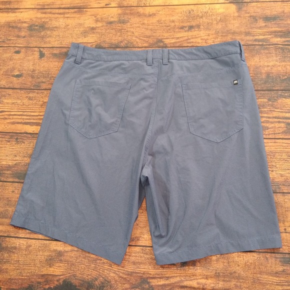 Travis Mathew Bermuda Performance Stretch Golf Shorts Men's 38 Blue Pinstripe - Picture 2 of 8